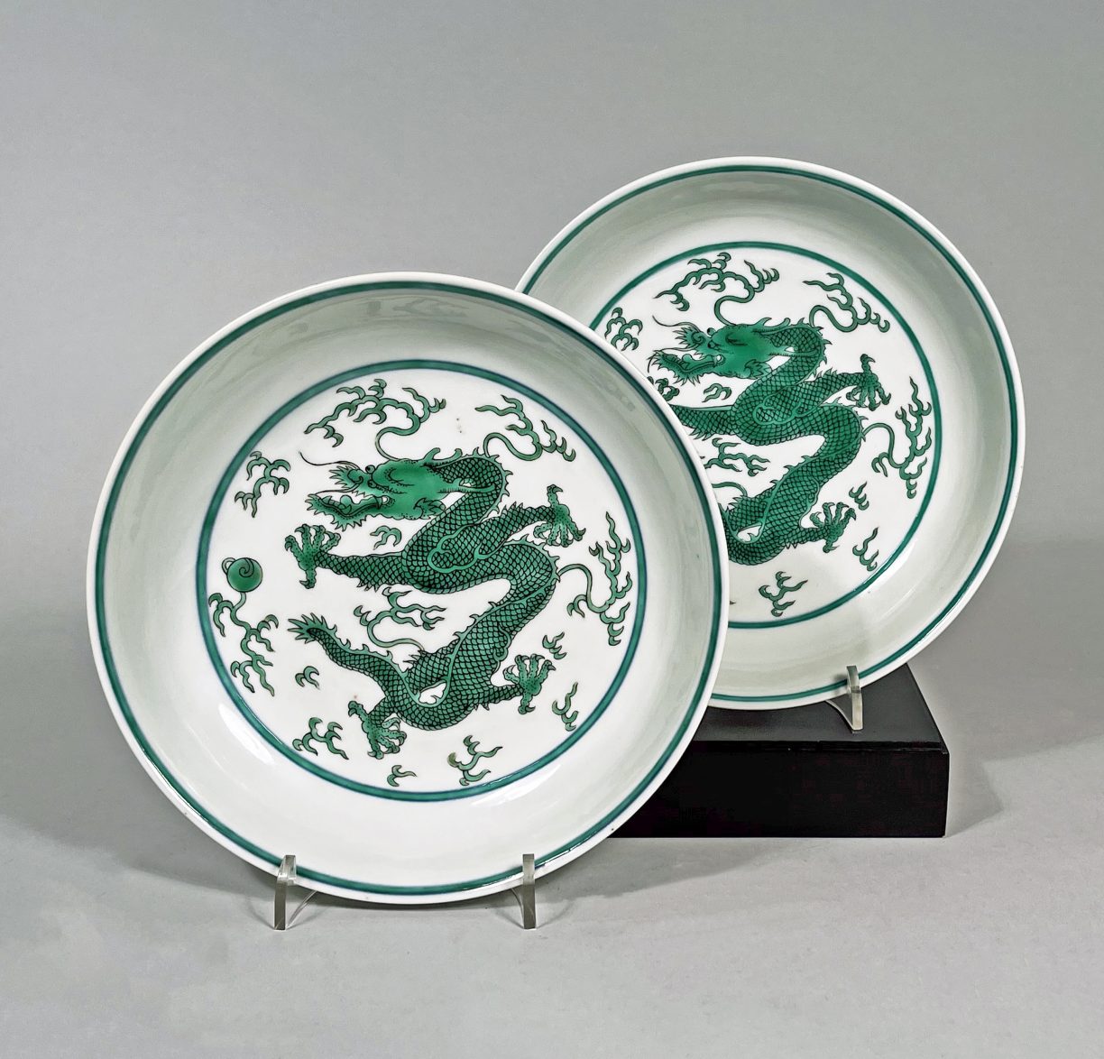 AWNY2025_RM CHAIT GALLERiES ASIA WEEK BOOKLET IMAGE 2025 PAIR OF DRAGON PLATES