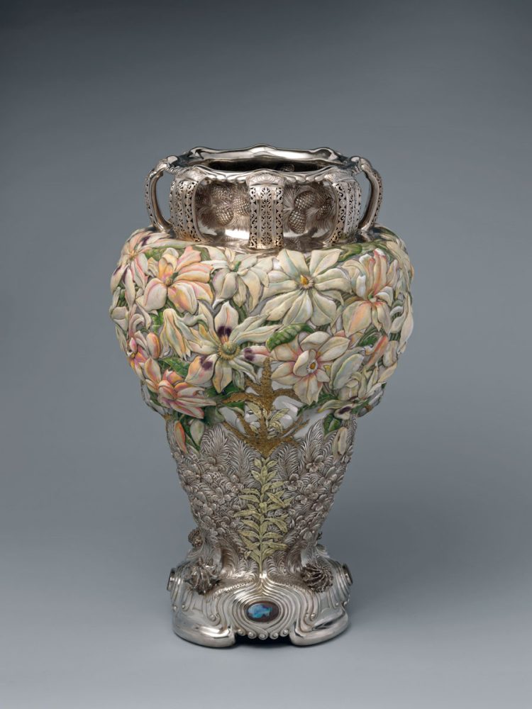 WiinterShow_Magnolia-Vase-Tiffany1200