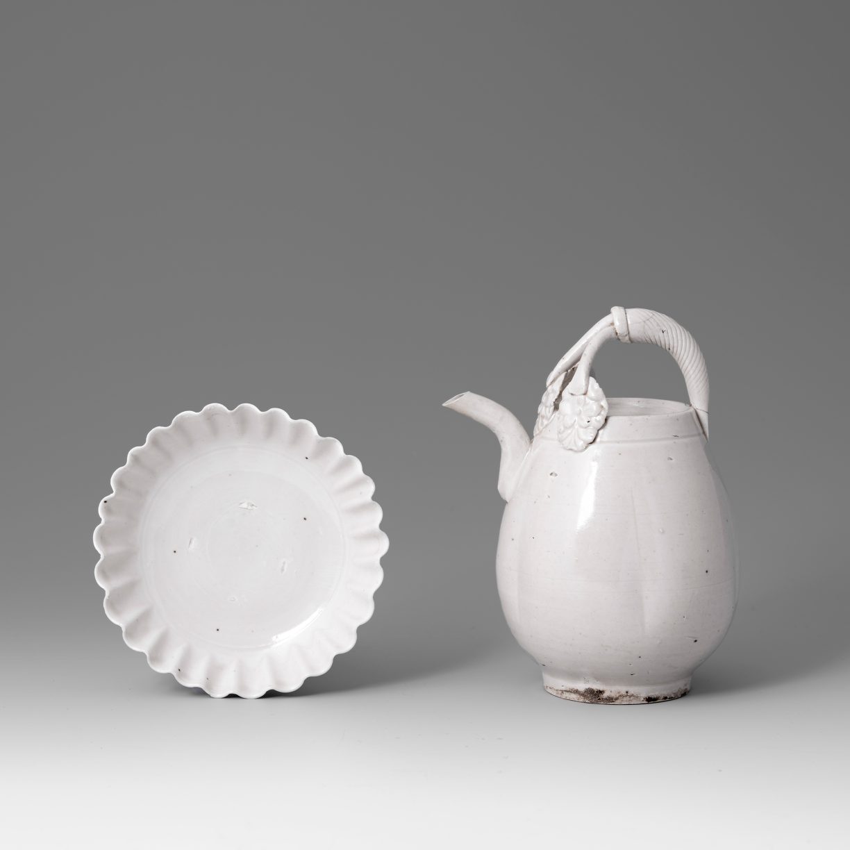 Dingyao Ewer and Huozhou Petaled Plate